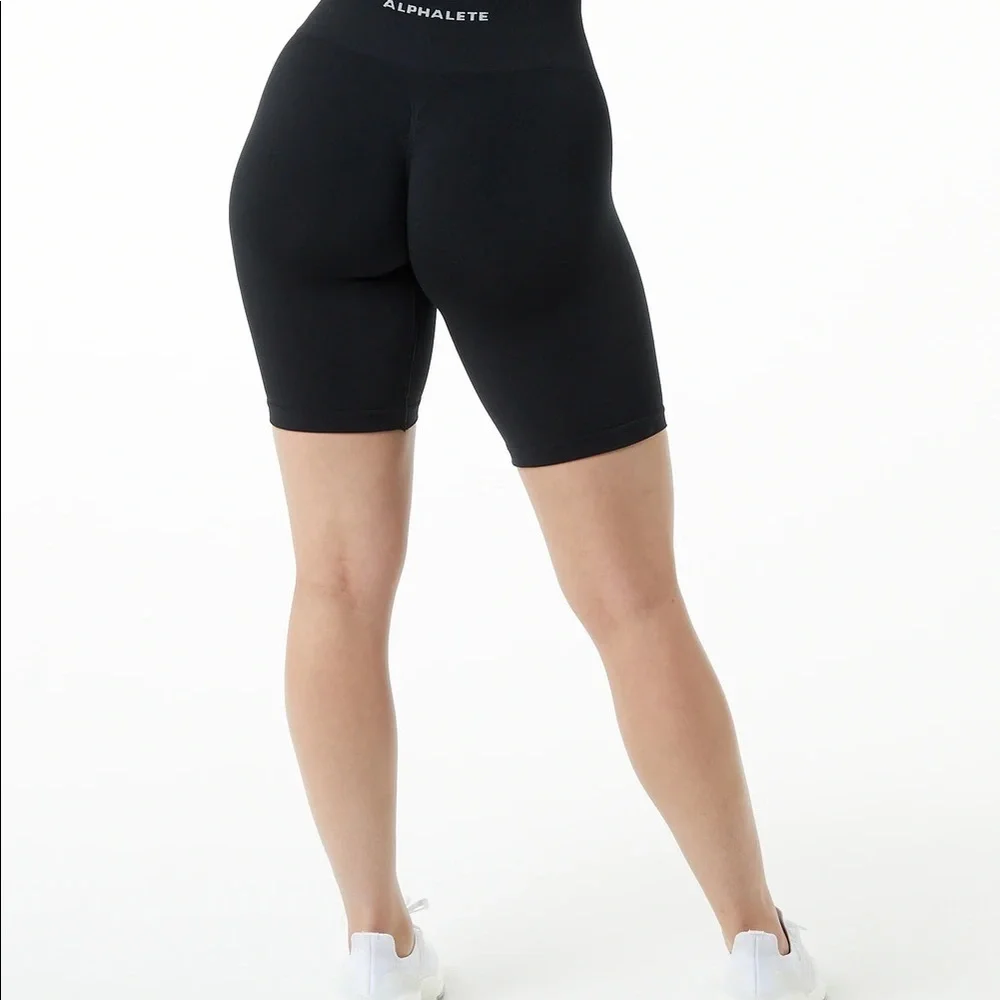 Alphalete AMPLIFY SHORT 7.5" - Picture 3 of 7
